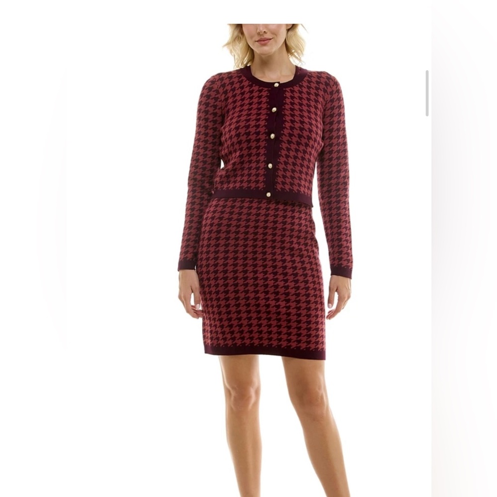 Chic Houndstooth Knit Skirt and Cardigan Set